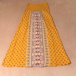 NWOT Xhilaration Bohemian lined maxi skirt with front slit and stretchy waist XS